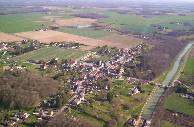 D bourg et canal