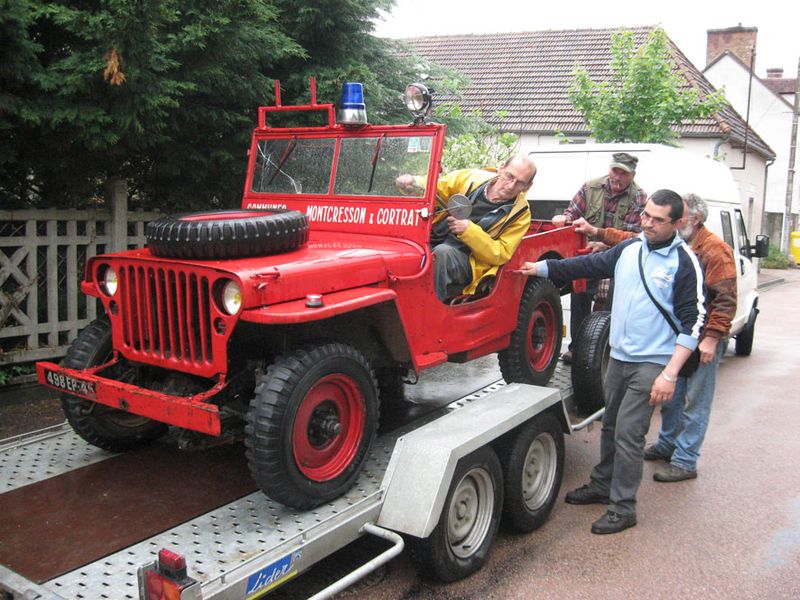 Une jeep delahaye d'une commune voisineIMG_2919